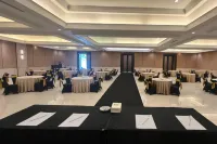 New Surya Hotel Hôtels à : Genteng