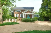 Bellport Inn Hotels in Yaphank