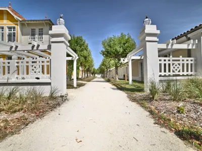 Les Saumonards Hotels near Mer et Soleil - Camping Siblu