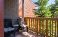 Upgraded Cozy Condo by Eagle Lodge &Covered Garage