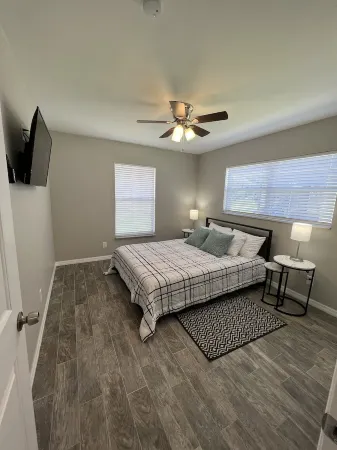 Cozy 2 Bedroom near the Springs