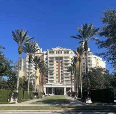 The Sunshine Retreat-Spacious 3 bed/3 bath Condo