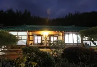 Suncheon Songsanje Nagan Folk Pension Отели рядом с достопримечательностью «Naban Eupseong Folk Village»