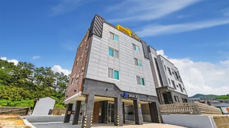 Samcheok K Beach Pension Отели рядом с достопримечательностью «Jangho Port»