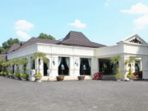 THE VILLA SOLO BARU Hotels in Grogol