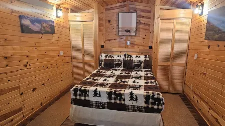 Secluded Black Hills Studio Cabin Near Crazy Horse and Custer State Park Отели в г. Запад Кастер Тауншип