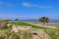 73 Grand Pavilion by AvantStay Corner Lot Porch
