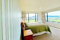 Cedar Lakeview Hotels near University of Canterbury Mt John Observatory