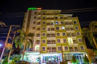 Maharaj Grand Hotel a Mamuang Song Ton