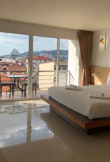 ห้องพื้นฐานพร้อมแพ็กเกจล่องเรือดินเนอร์ชมพระอาทิตย์ตกดินสู่แหลมพรหมเทพ