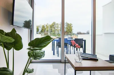 Phaedrus Living: Seaside Luxury Flat Harbour 109 Hotels in 