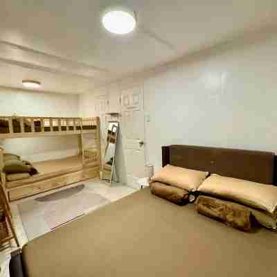 Cozy Holiday Home in San Pablo City for Groups of 8-10 Rooms