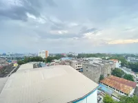 Spacious 1Br Apartment at the Jarrdin Cihampelas Near Ciwalk - Kitchens