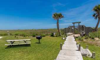 Ocean View Optional Golf Cart Sleeps 6