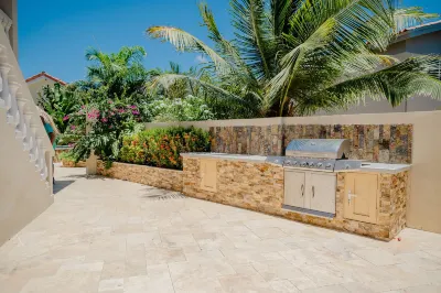 Gorgeous 2-Bedroom Apartment 2 km from Eagle Beach