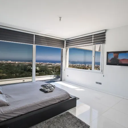 KO1 with Breathtaking Sea Views