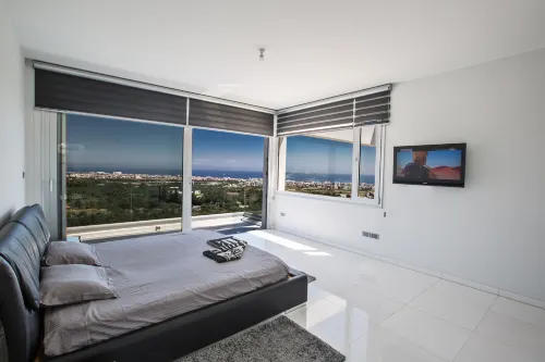 KO1 with Breathtaking Sea Views