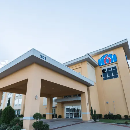 Motel 6 Joshua, TX