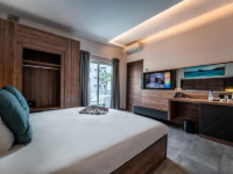 Pebbles Resort Hotels in Bugibba