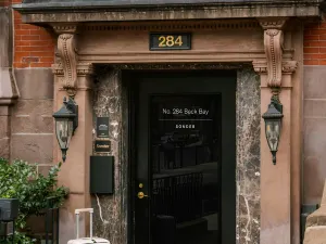 No. 284 Back Bay Hotel, Sonder
