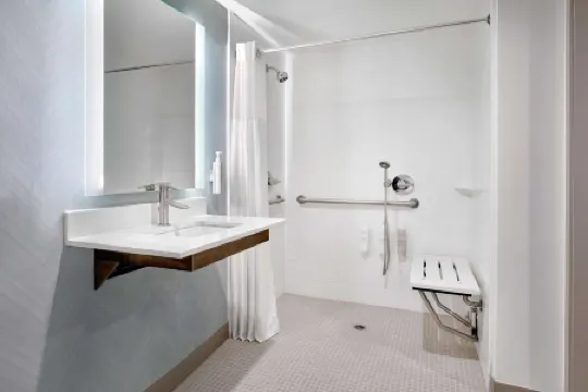 ฮิลตัน การ์เดน อินน์ แอลเอเอ็กซ์ ลอสแอนเจลิส แอร์พอร์ต