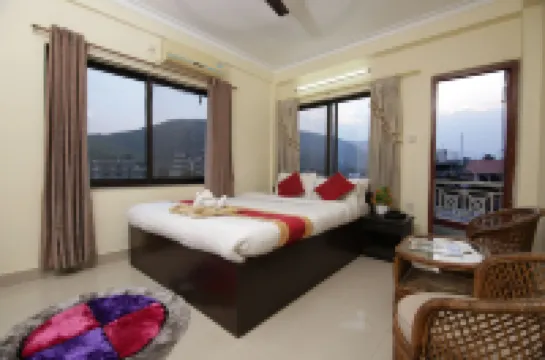 โรงแรม Nomad Inn