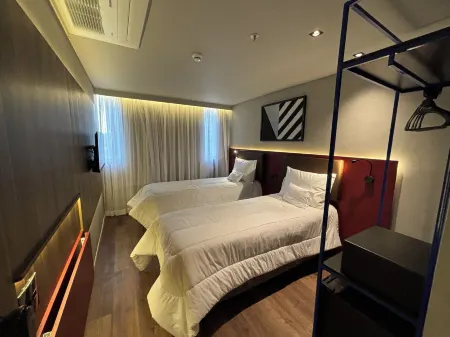 Golden Tower Express Nações Unidas by Fênix Hotéis Отели рядом с достопримечательностью «Octavio Frias de Oliveira Bridge»