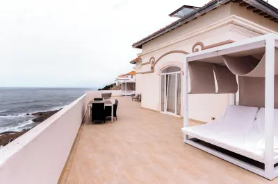 Residencial Real Guest House Hotel dekat Praia da Aroeira