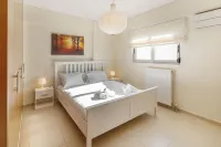 Urban Oasis with Acropolis Views by GHH