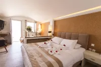 Galaxy Suites & Villas - Rooftop Pools
