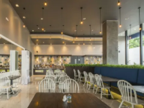 Hotel 88 Kedungsari - Kedungdoro by WH Hotels in Tegalsari