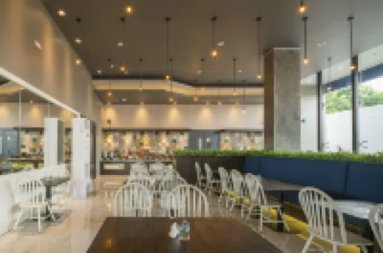 โรงแรม 88 ที่เข็ดฮุณสาลีโดย WH โรงแรมในซูราบายา