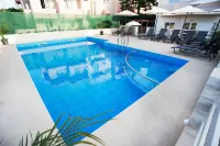 Naiades Luxury Apartments - Pools