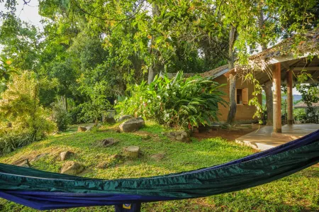 Sea Heart House on Koggala Lake Отели рядом с достопримечательностью «Stilt Fisherman»