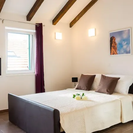 Split Allure Apartments