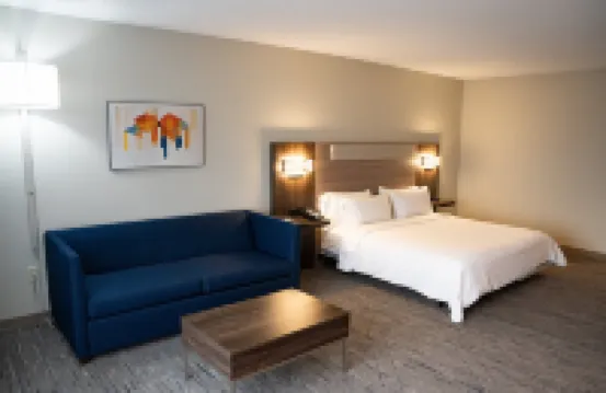 Holiday Inn Express & Suites WEST CHESTER by IHG