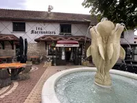 Les Marronniers d'Arc Hotels in Pichanges