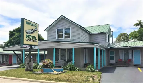 The Monarch Motel Hotels in Cheboygan