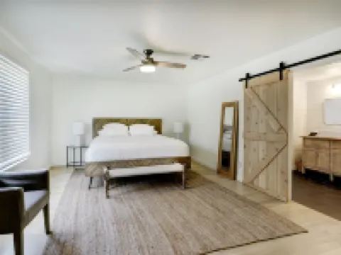 Farmstead Round Top Hotels in Fayette County