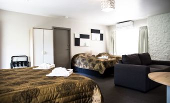 Tall Trees Motel Mountain Retreat