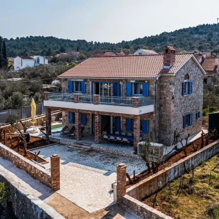 Villa Maza