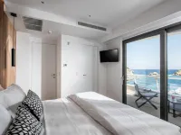 Made by the Sea Villa 4 Hotels in Mades