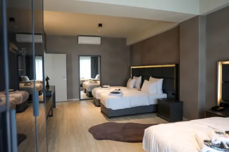 Hotel54 Luxury Suite Отели рядом с достопримечательностью «Ebk Cami»