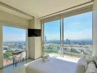 Park Life Guadalajara Hotels near Zapopan