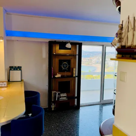 Stunning View Seaside 1-Bed Apartment in Saronida