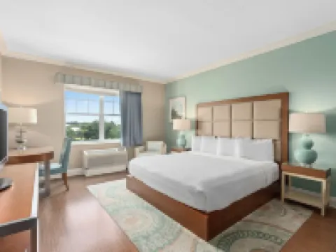 The Waterfront Inn Hotels in The Villages