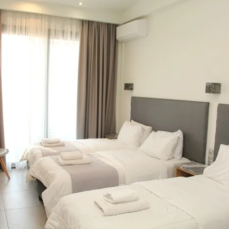 Alexiou Hotel