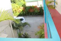 Pacific Paradise Motel Hotels in Hideaway Island