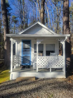 2 River Road Inn Cottages Hotels near Footbridge Beach