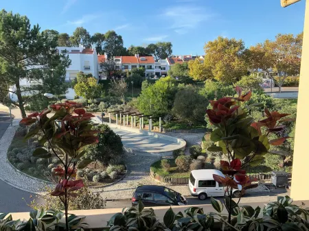 Discovery Apartment Carnaxide Отели в г. Алфражиде